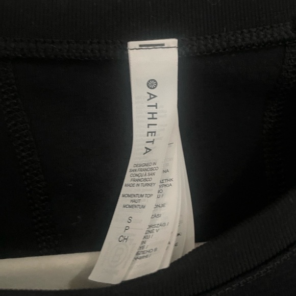 Athleta Momentum long sleeve top size Medium - Picture 3 of 3